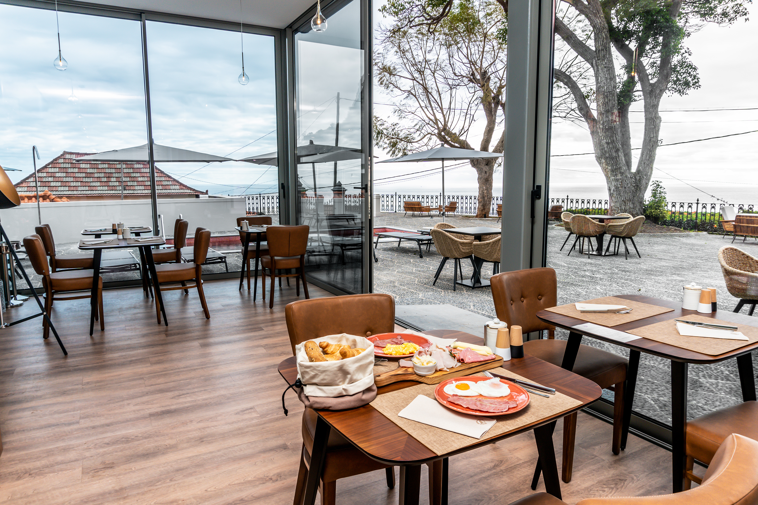 zinos palace breakfast room