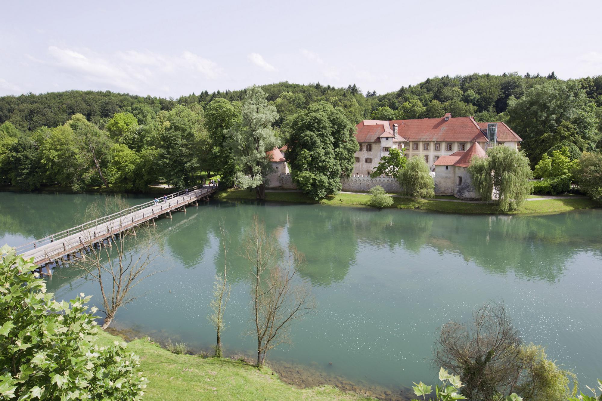 otocec castle hotel ligging