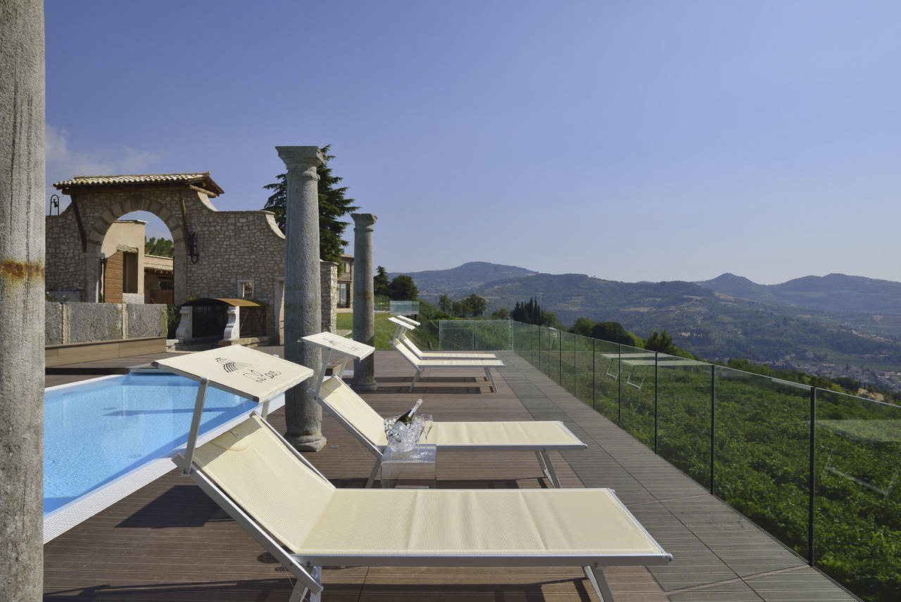 tenuta le cave wine relais zwembad