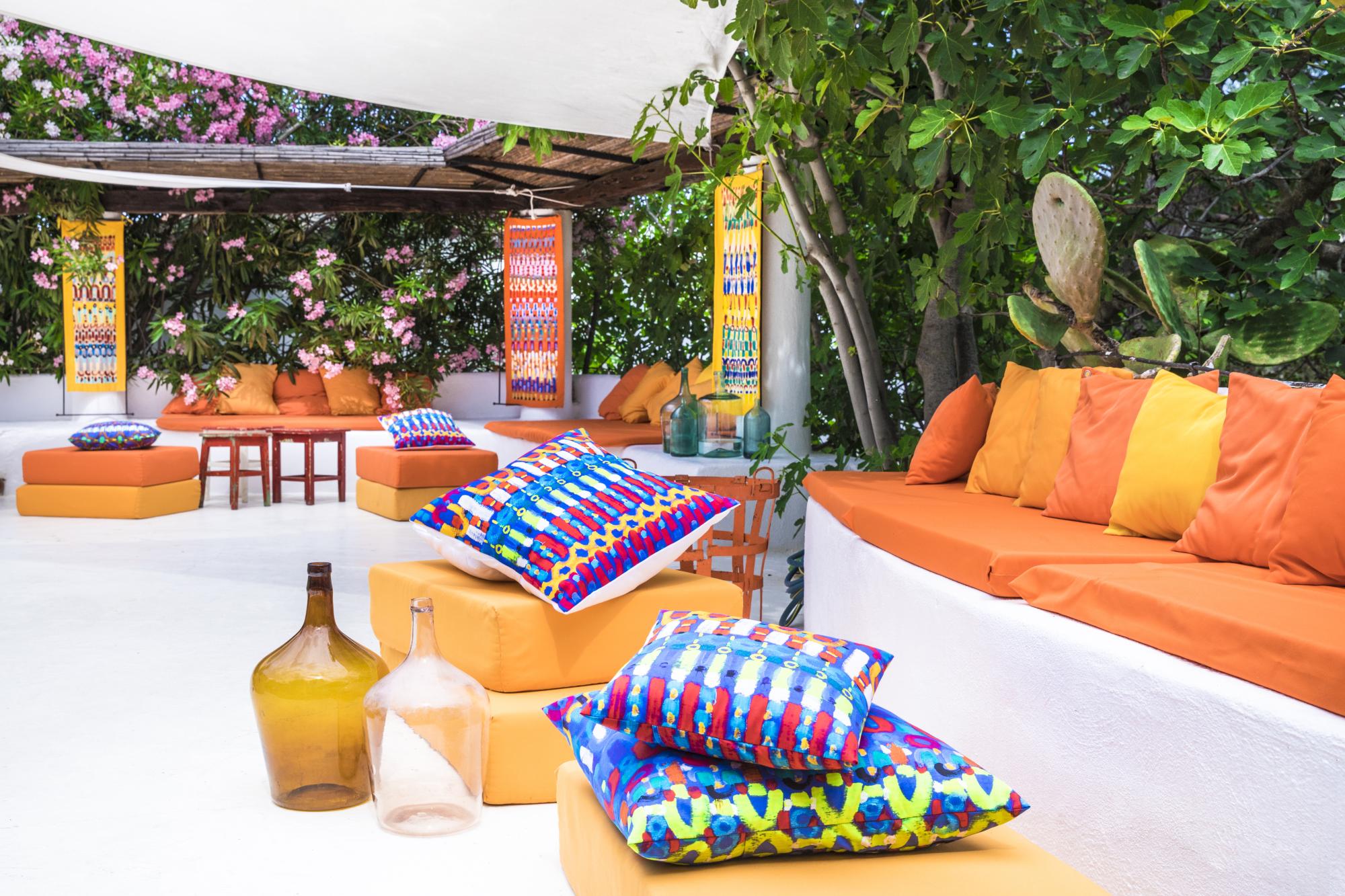 su gologone experience hotel bar