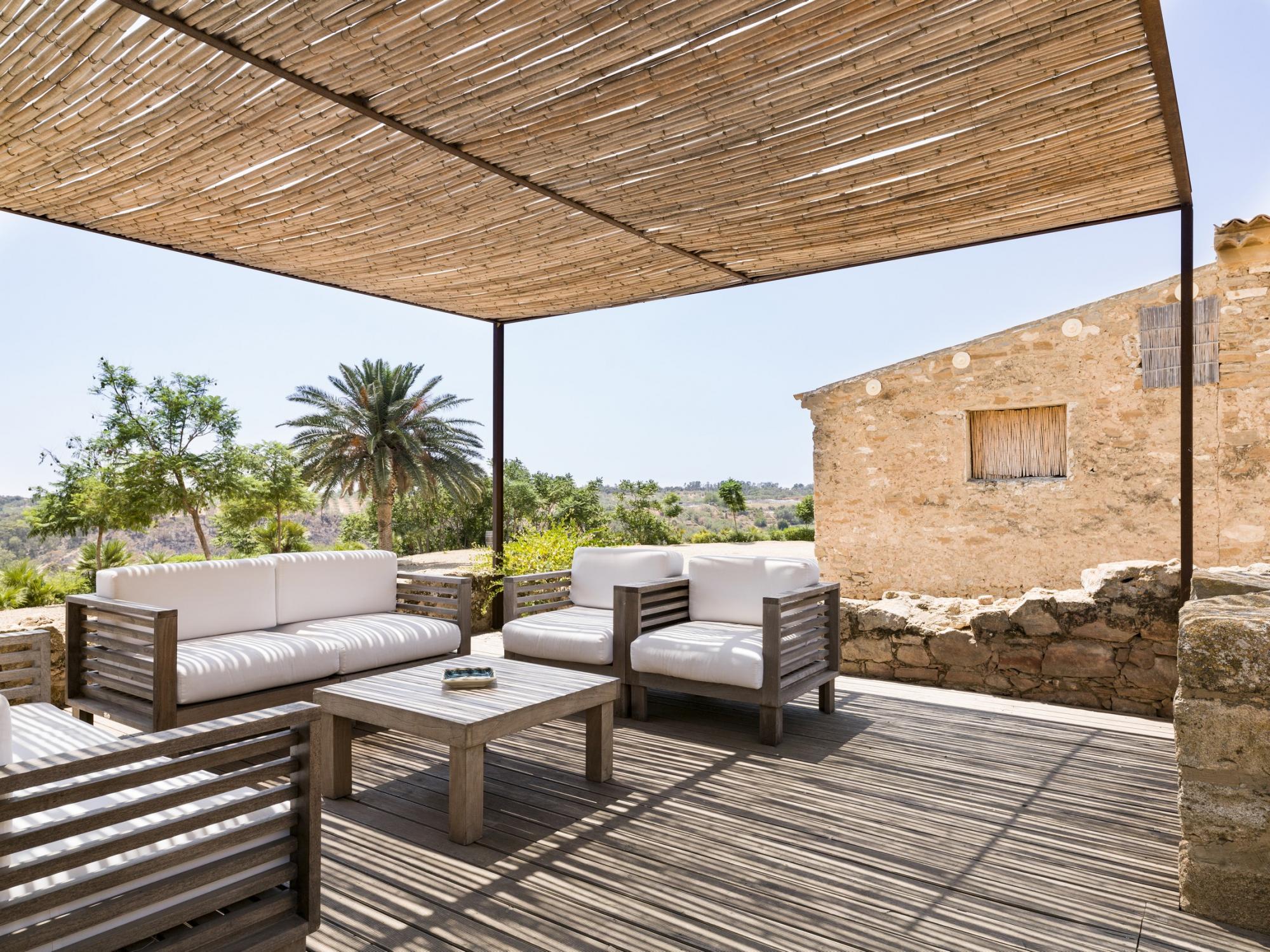 feudi del pisciotto wine relais lounge