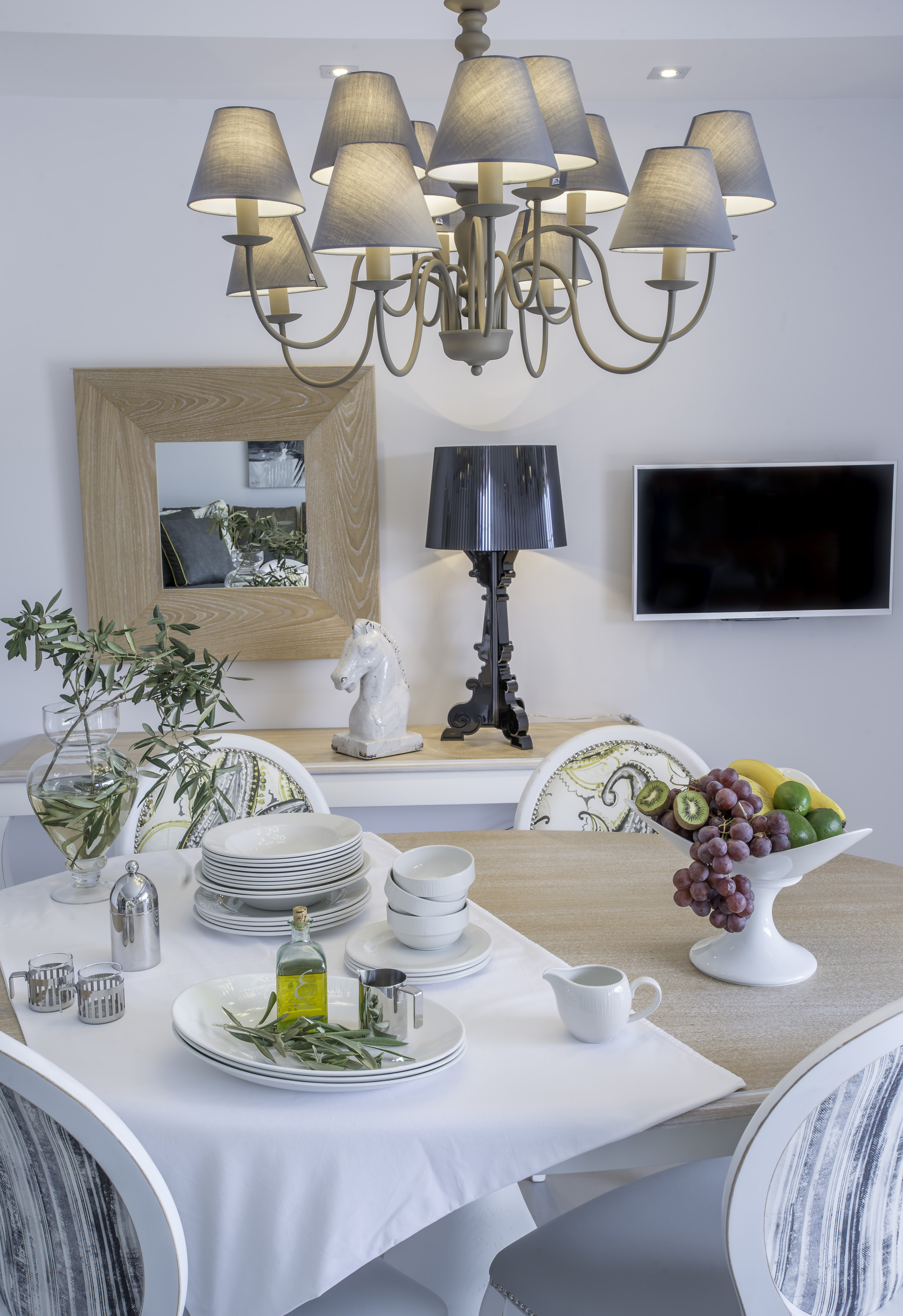 9 avaton villa eettafel