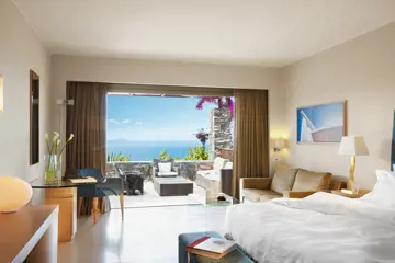 4 daios cove deluxe room