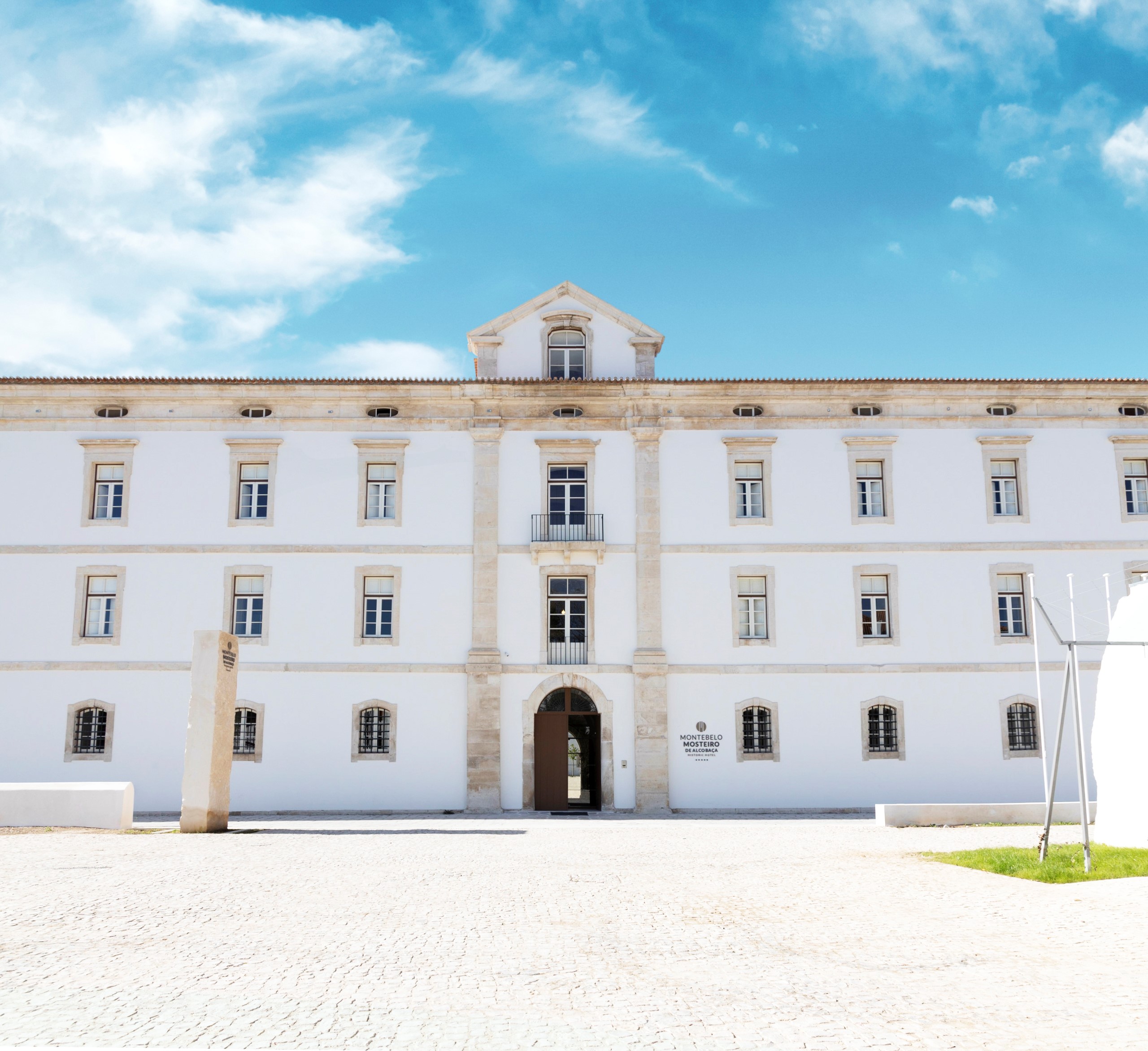 2 montebelo mosteiro alcobaca historic hotel fachada 1