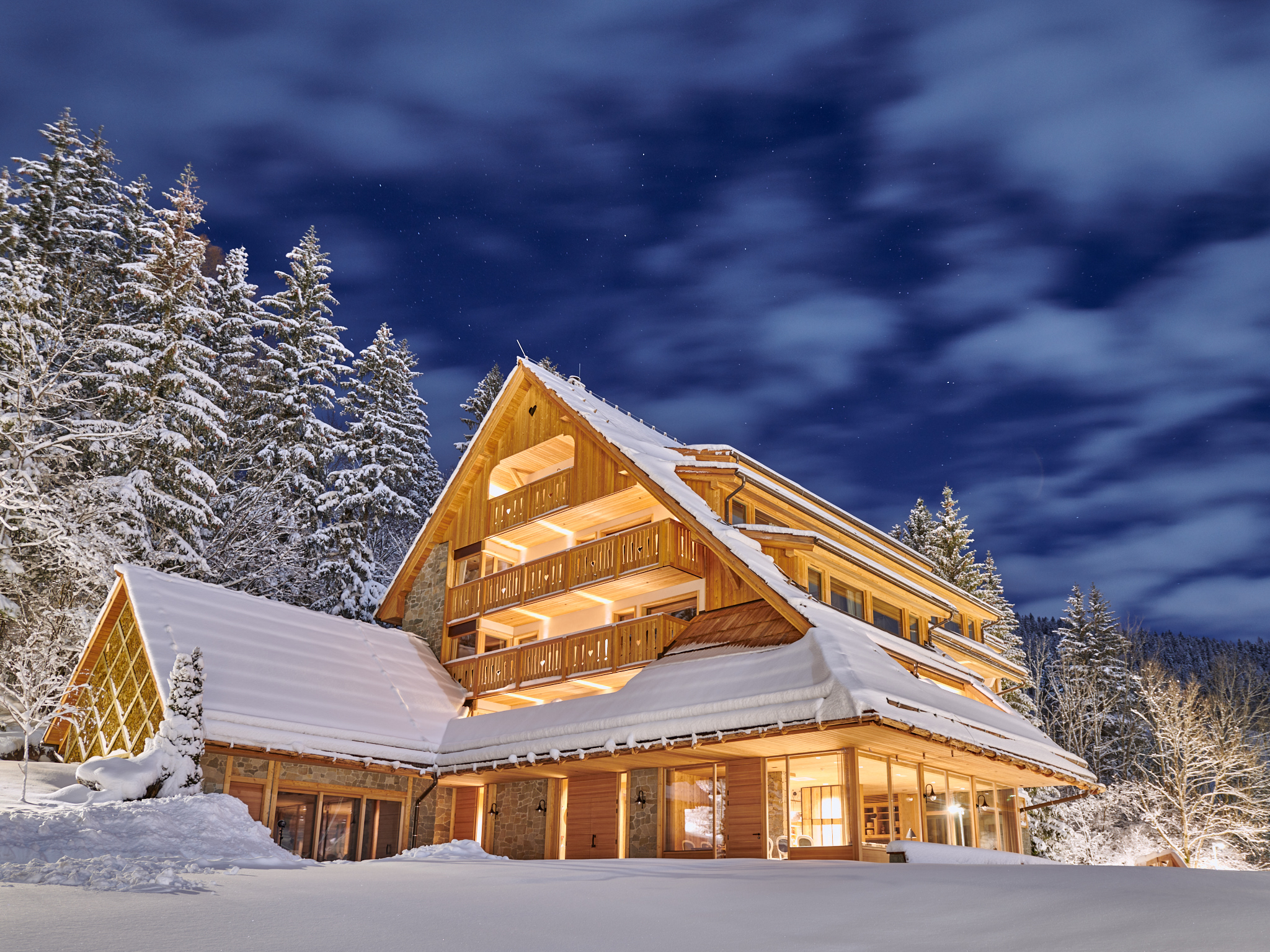 04 vila planinka covered in snow