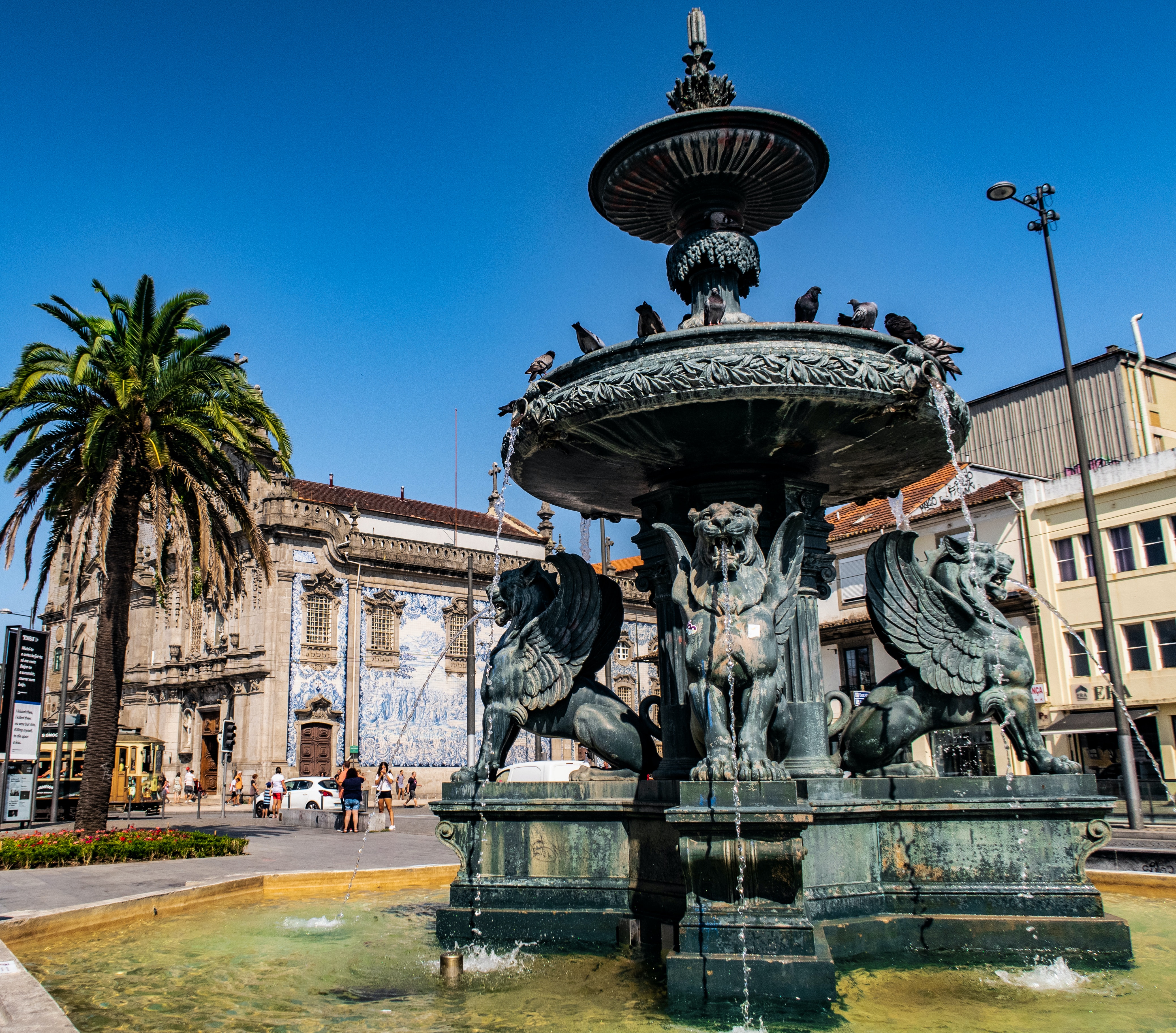 porto stadsplein met cathedraal