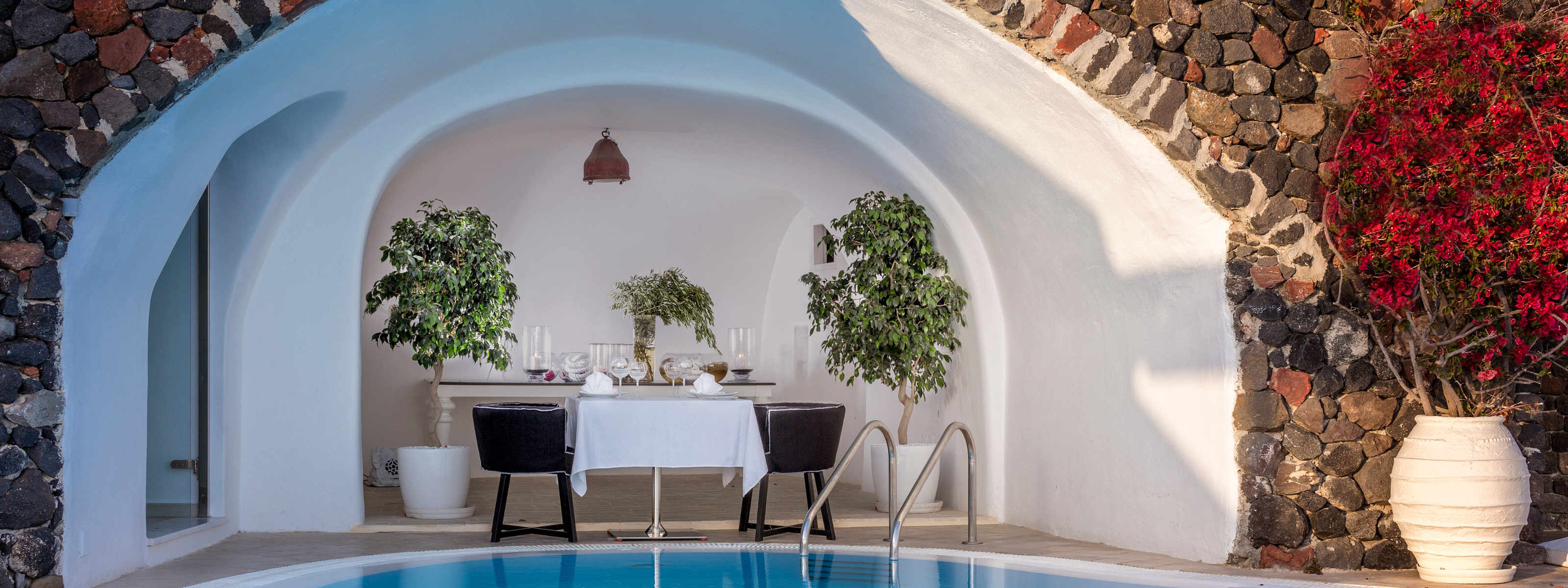 canaves suites oia