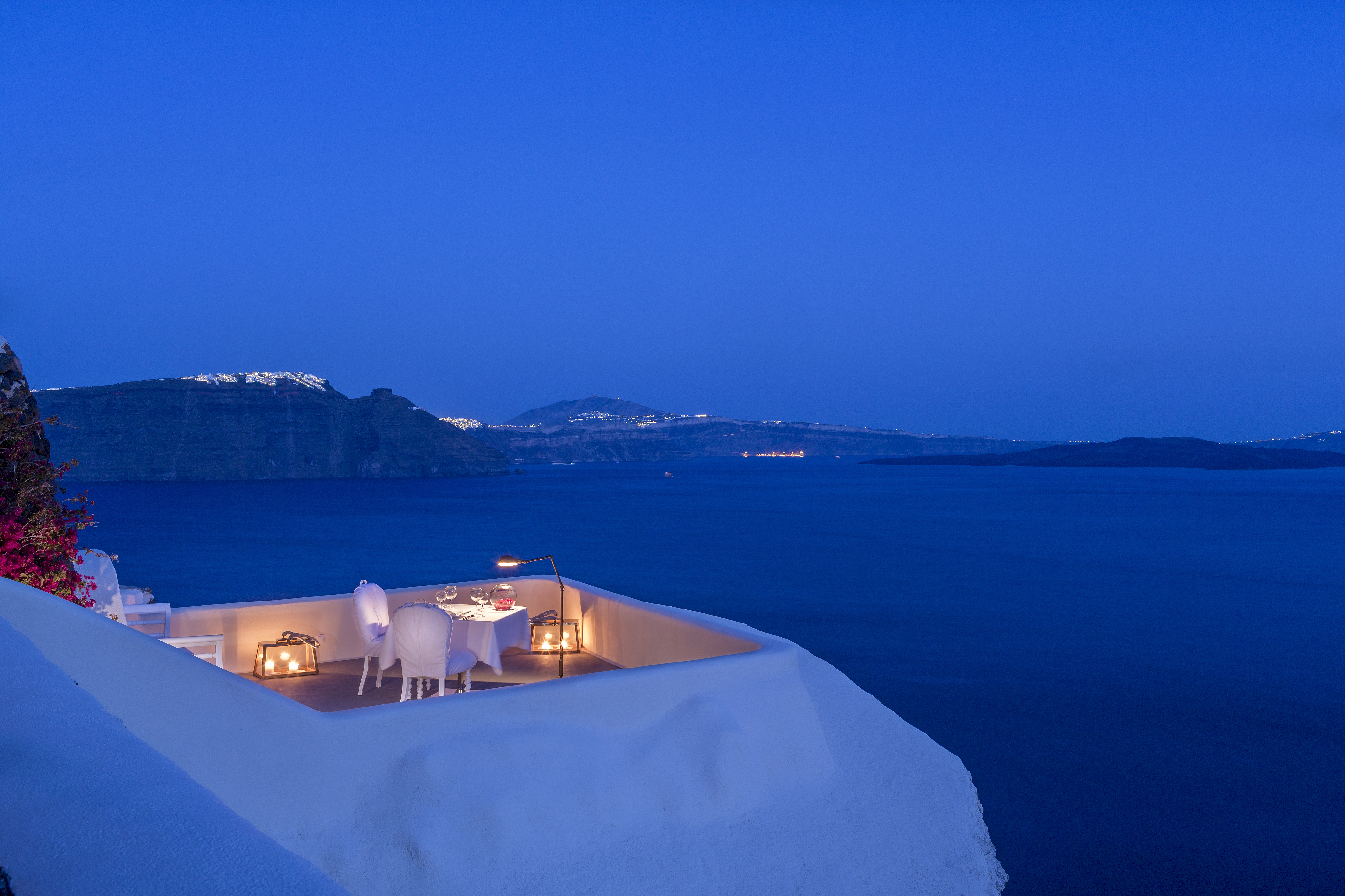 19 canaves oia suites panorama balcony