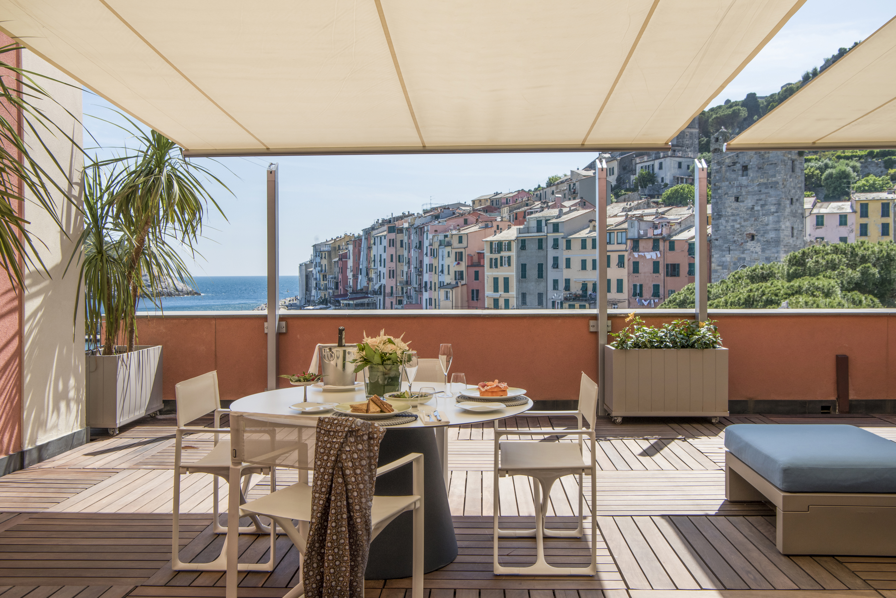 13 suite del castello outdoor lounge 1
