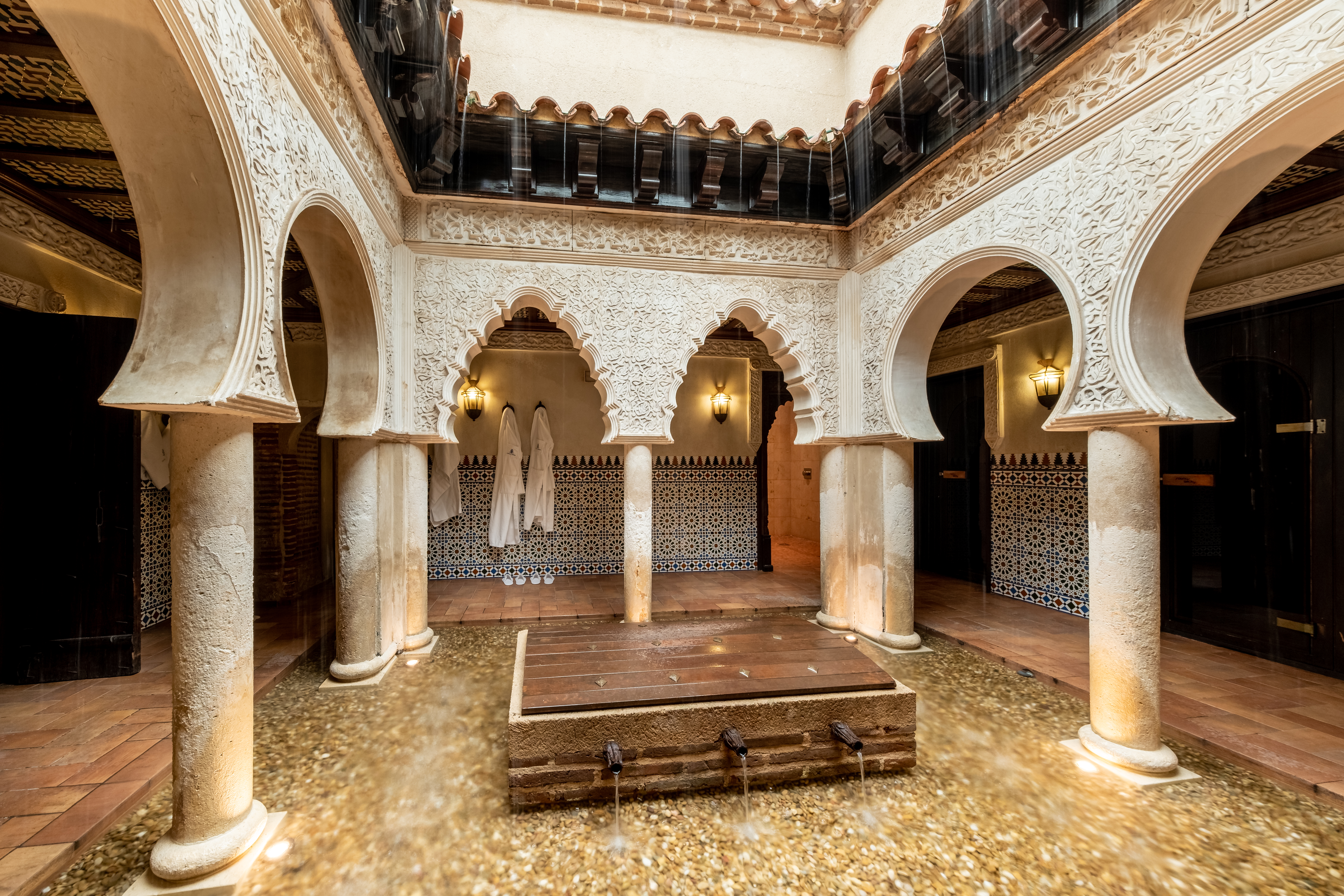 15 contrasts pools  mudejar patio