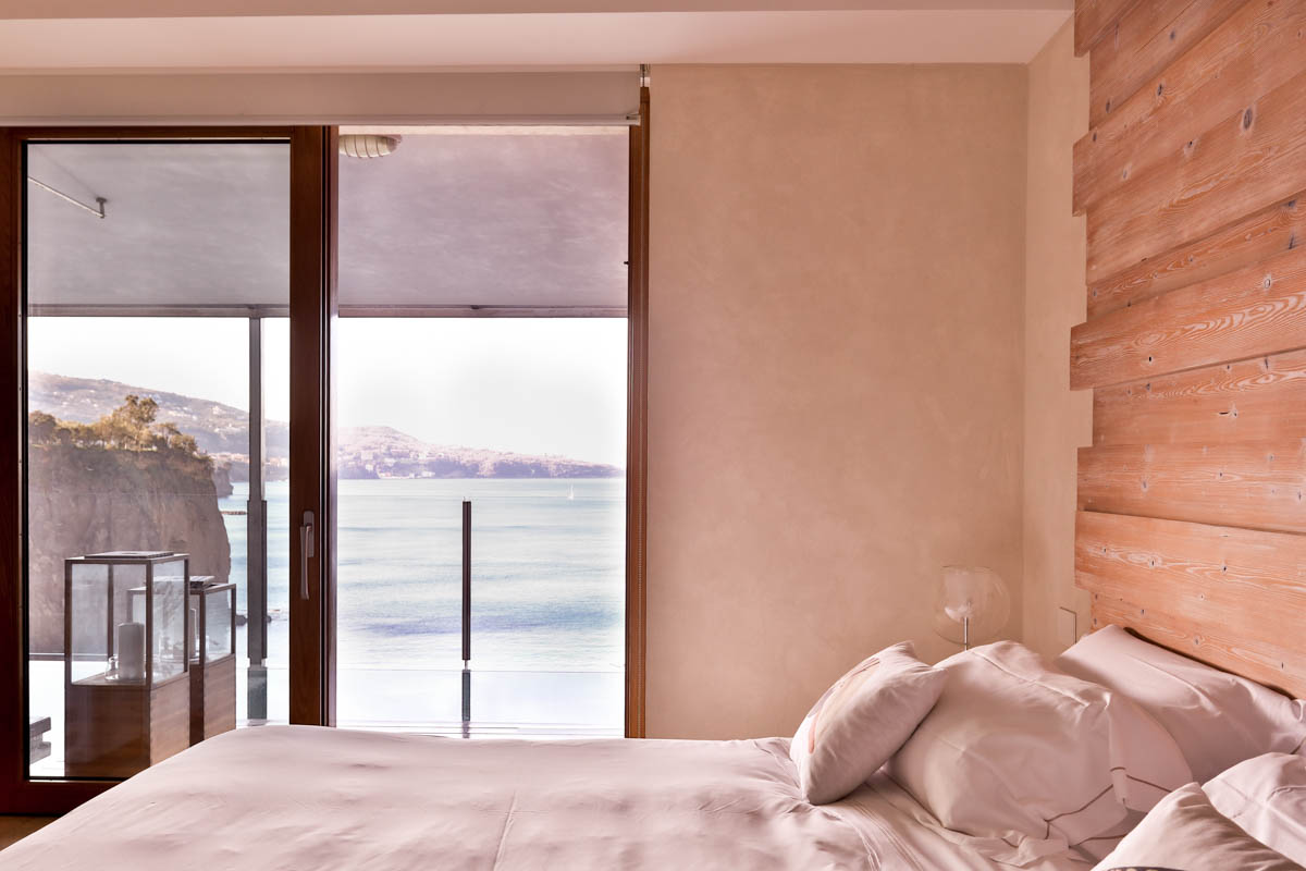 2 laque by the sea bedroom