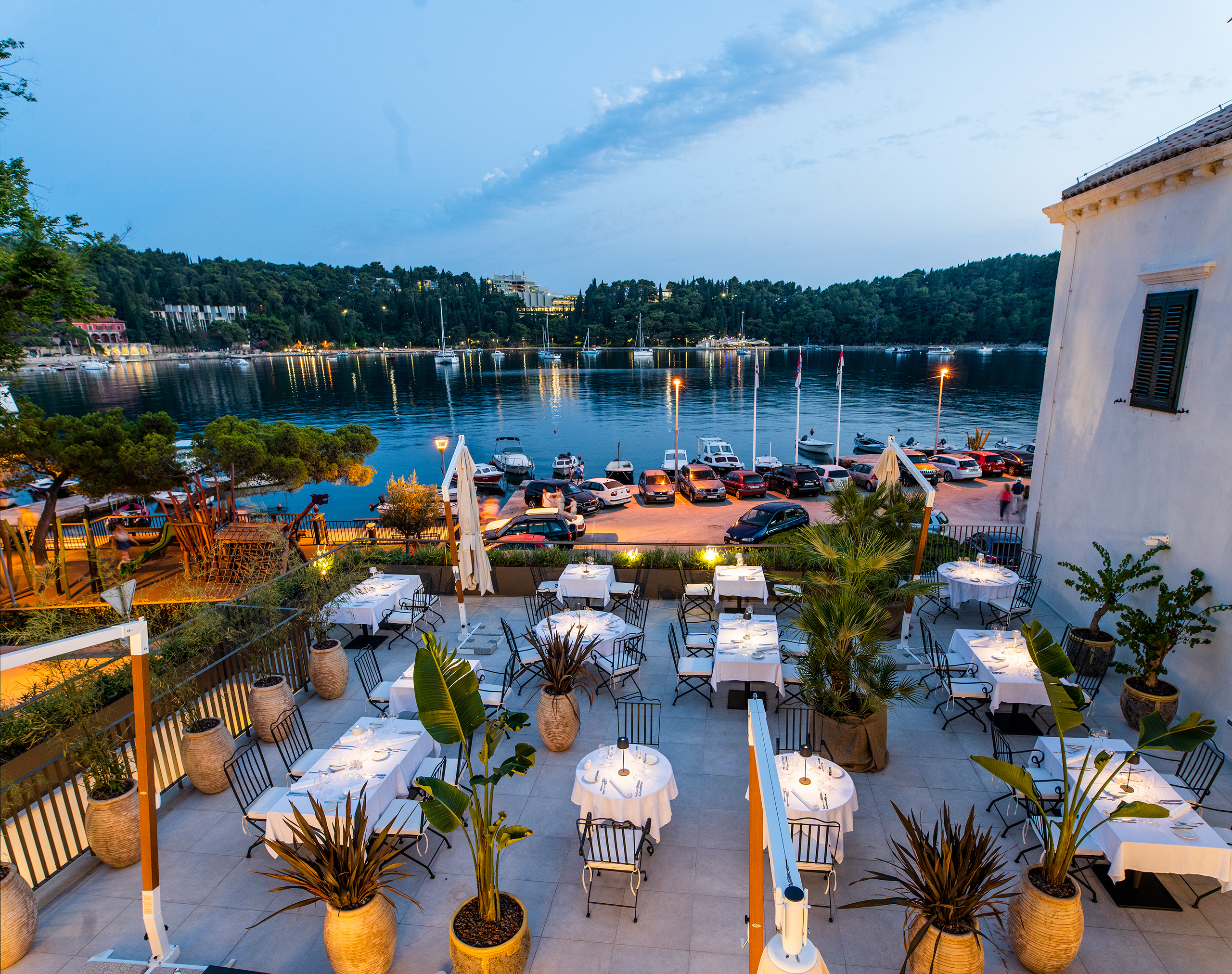 alh hotel supetar cavtat restaurant terrace 4