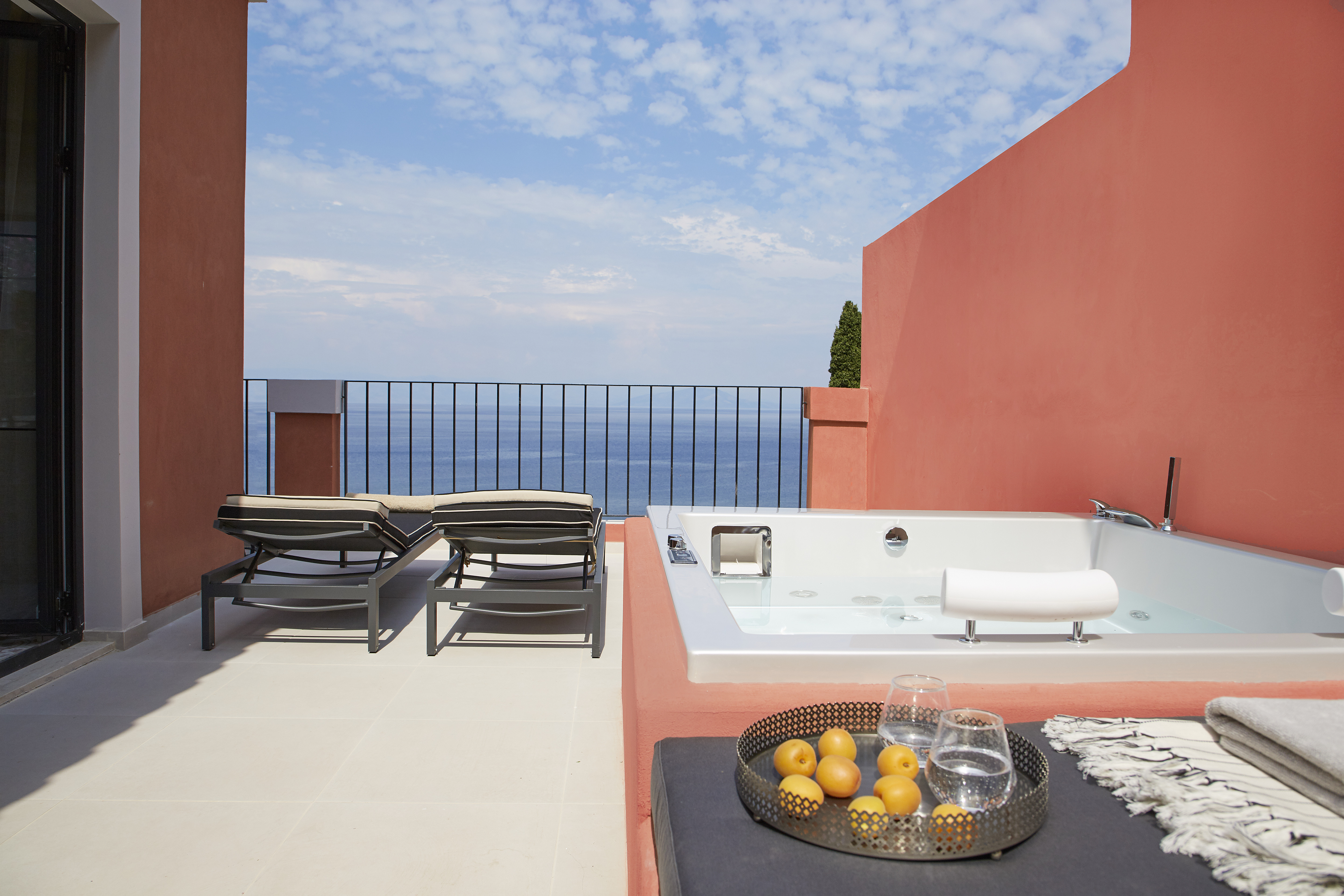 5 nido grand terrace junior suite whirlpool