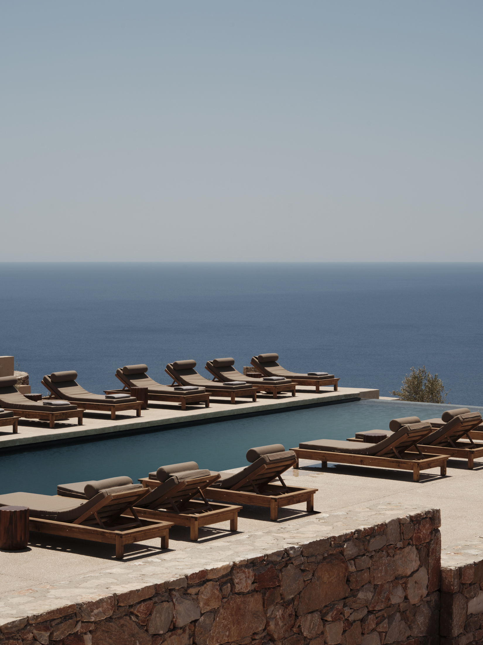 gundari view pool