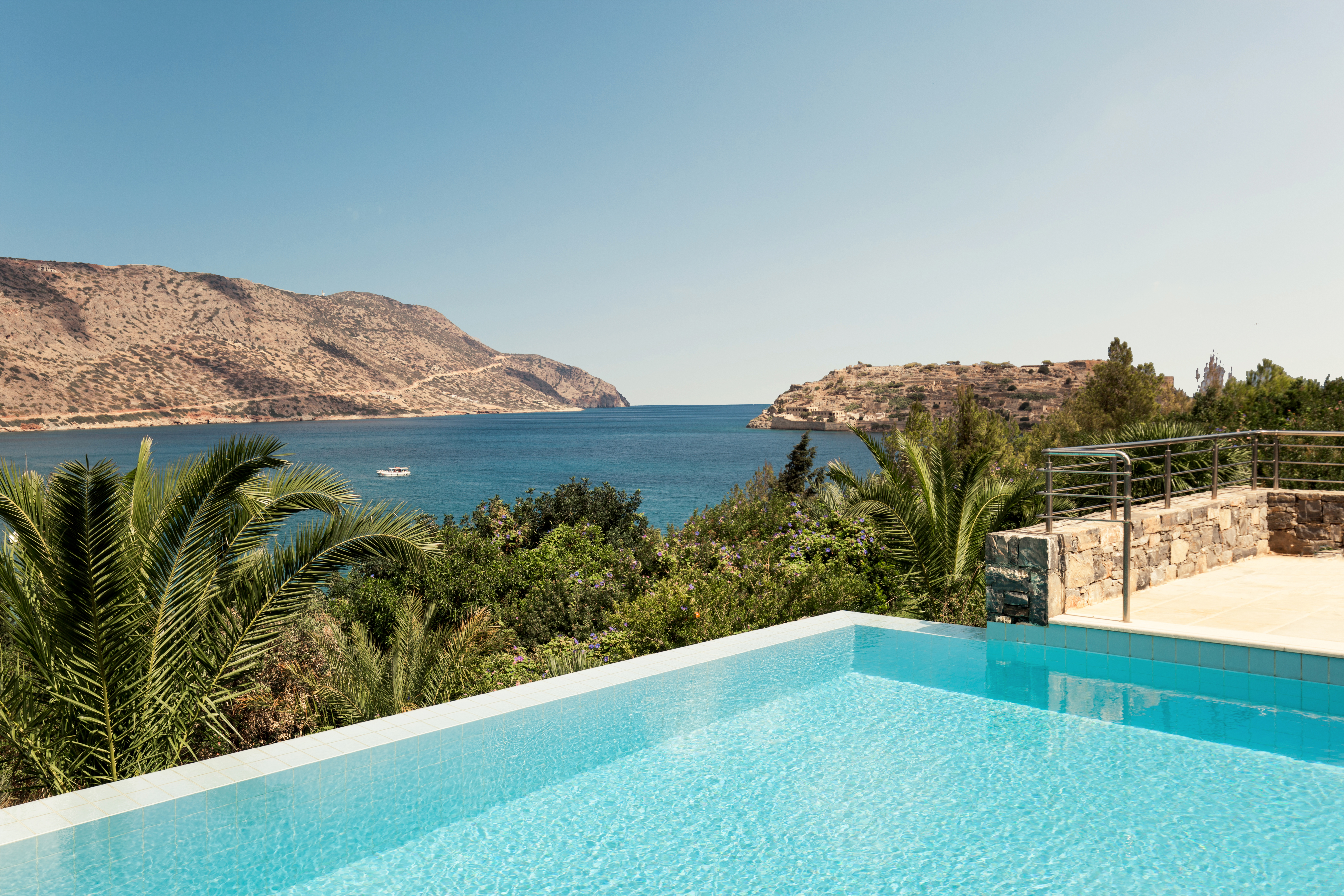 hero image 2 phaea blue island luxury suite private heated pool