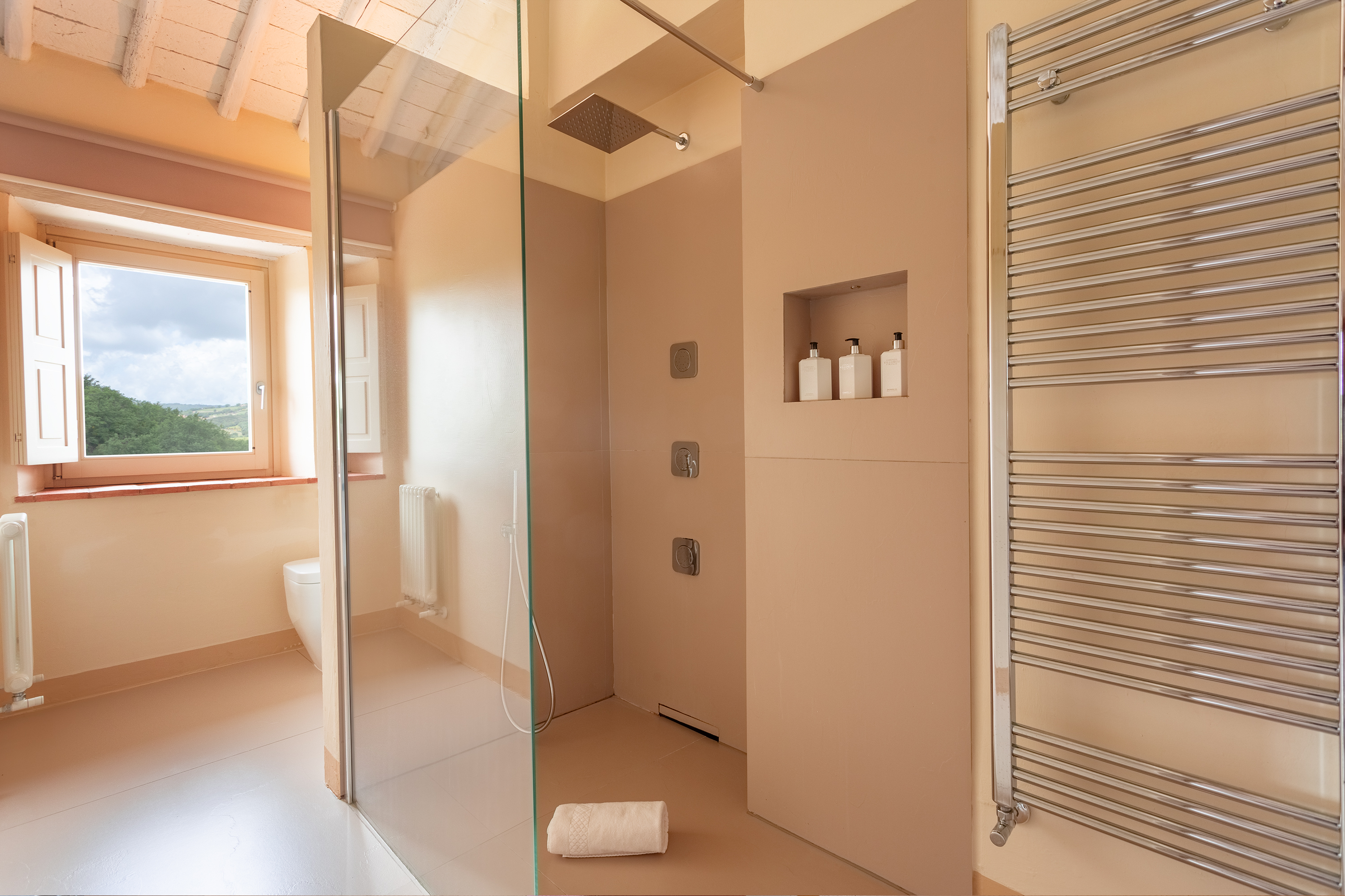 5 classic room bathroom