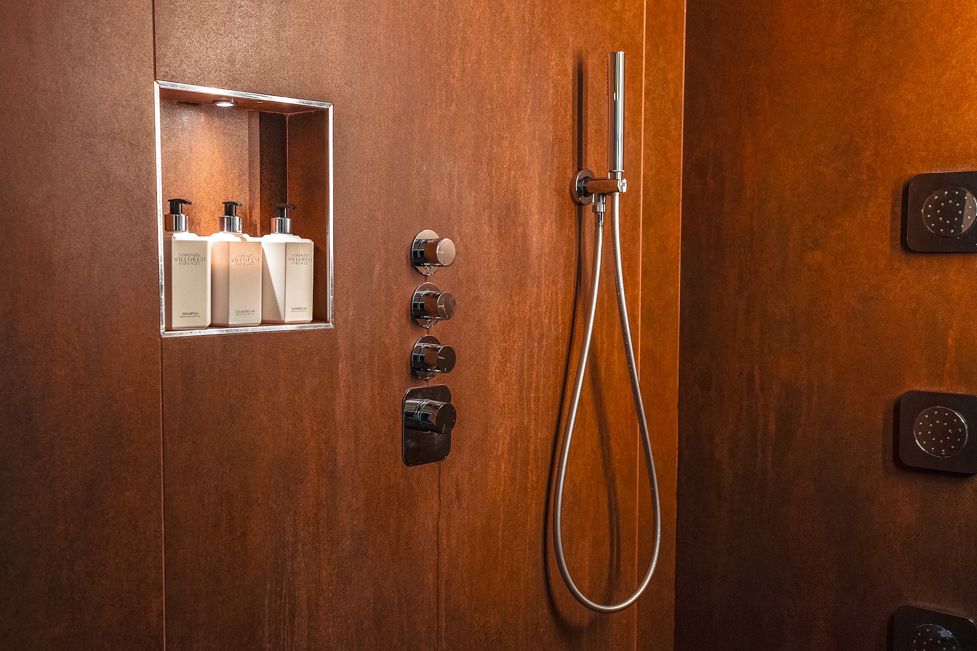 14 suite bathroom
