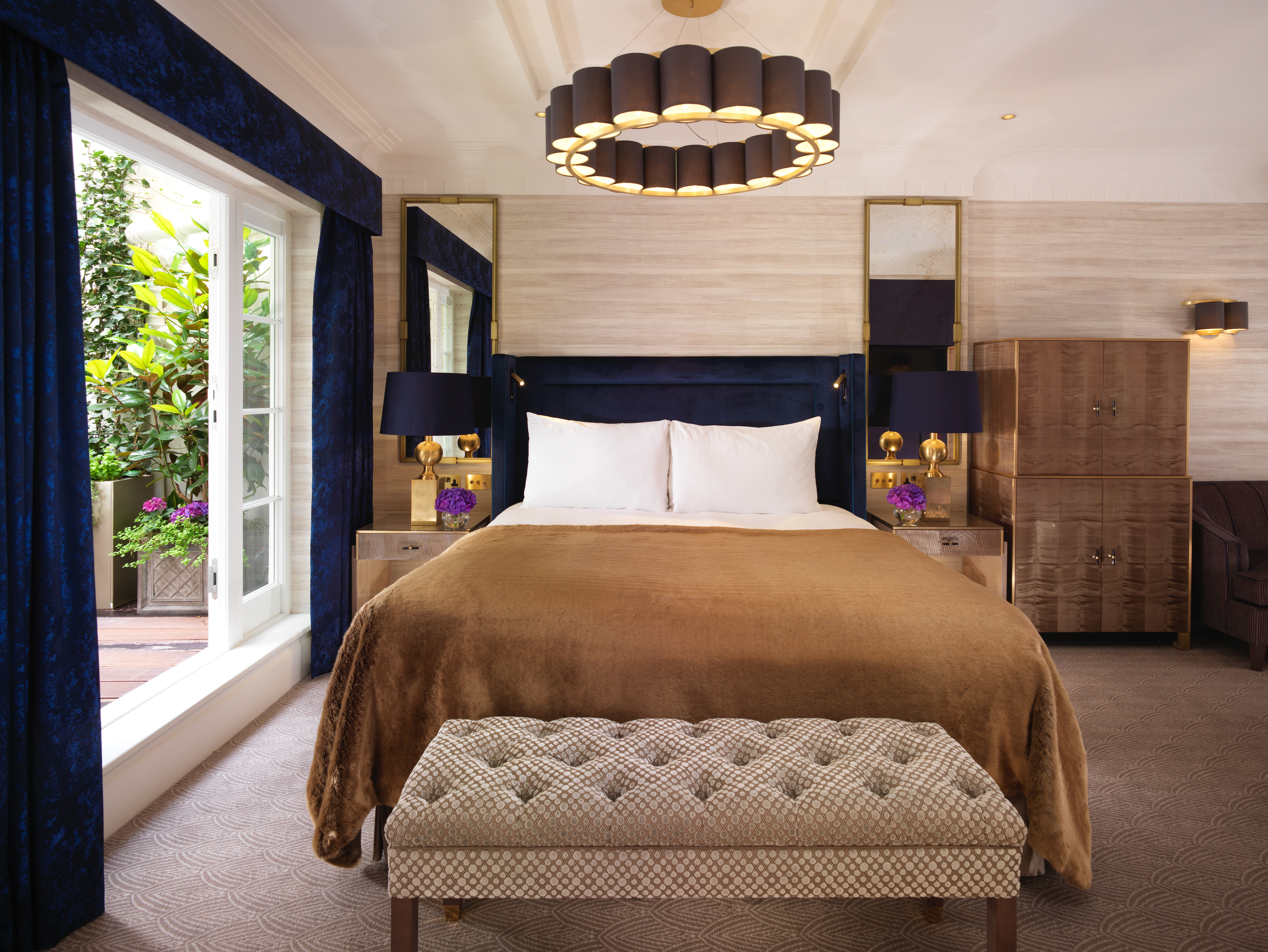 studio suite bedroom
