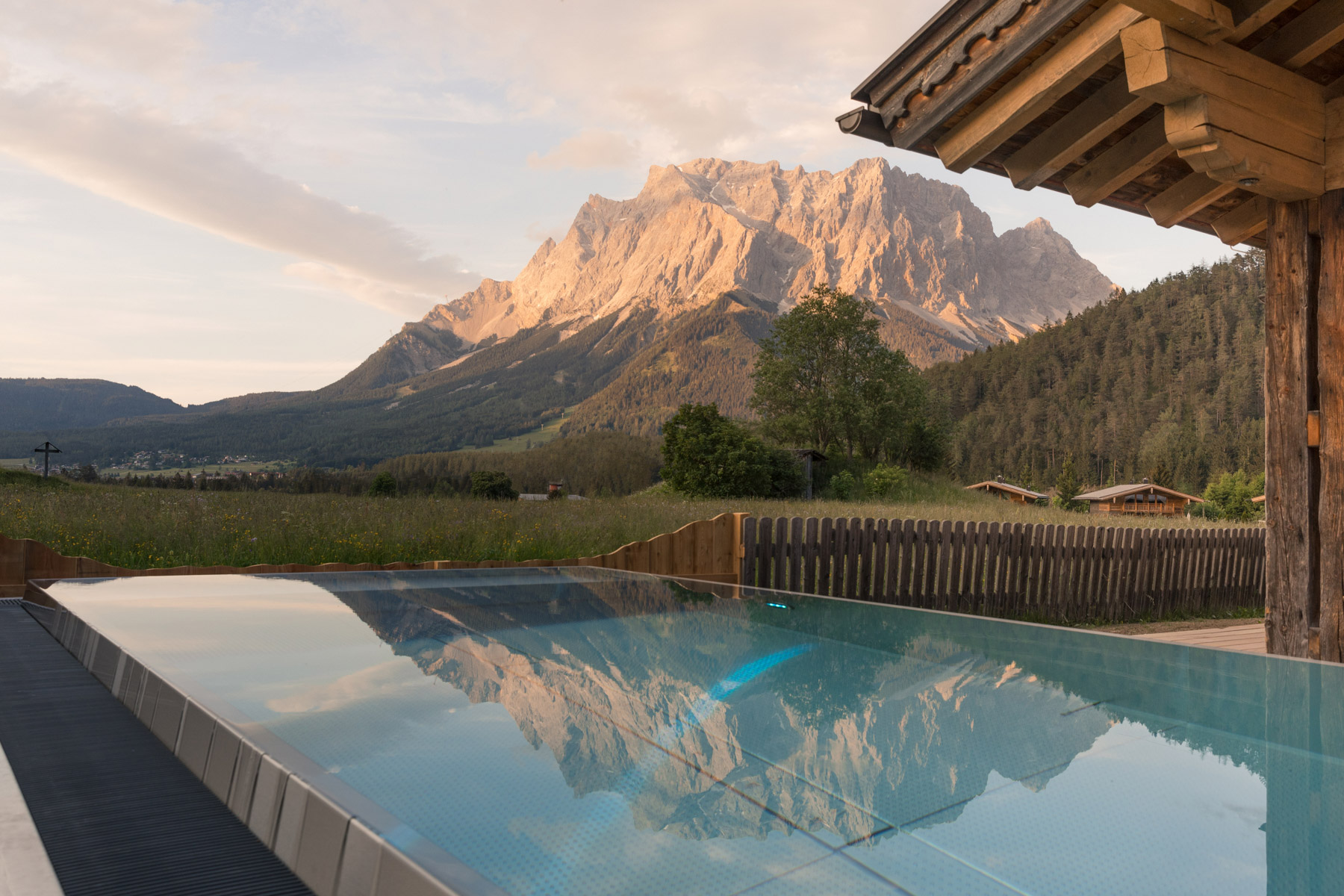 villa mit pool berge laposch
