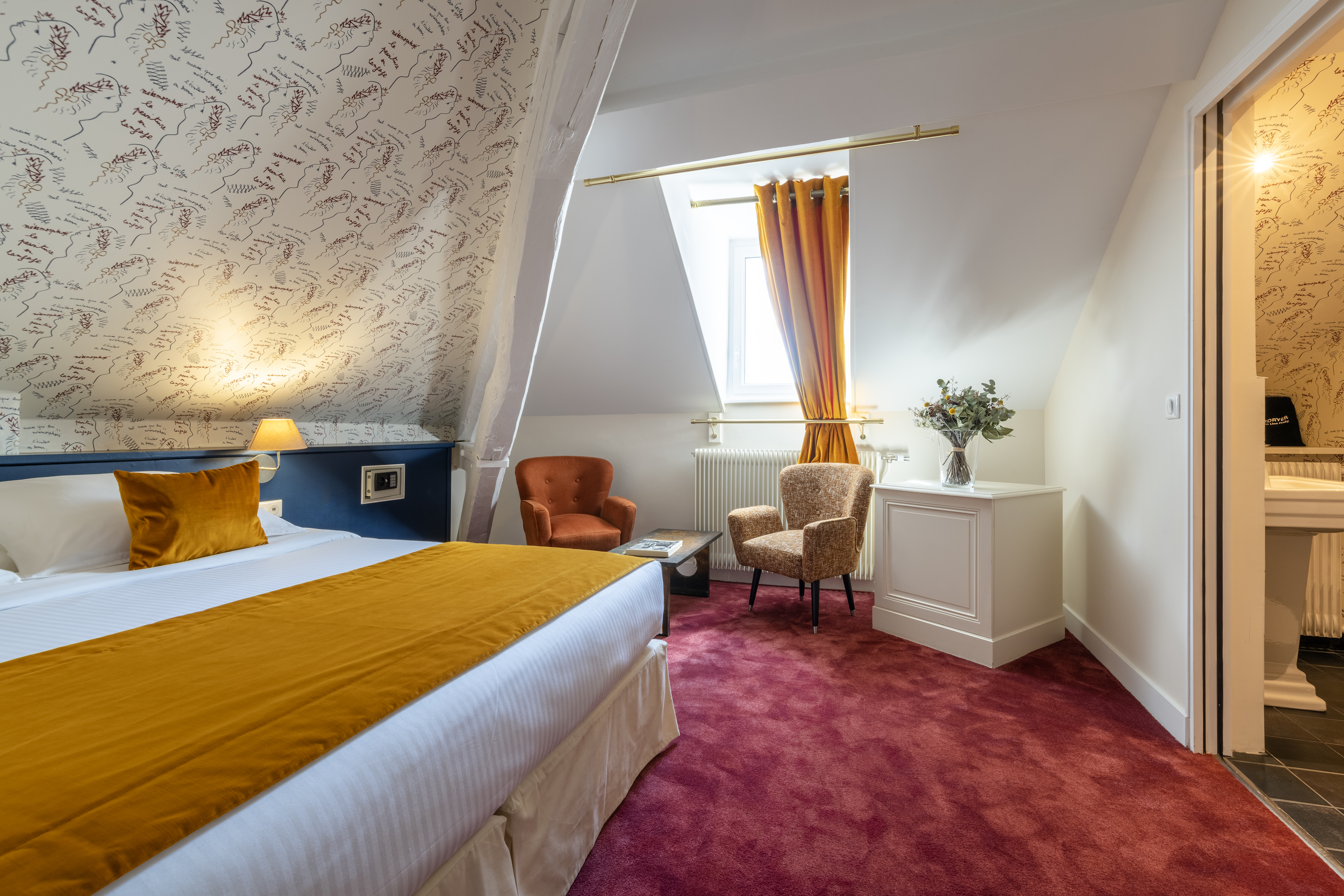 16 superior room