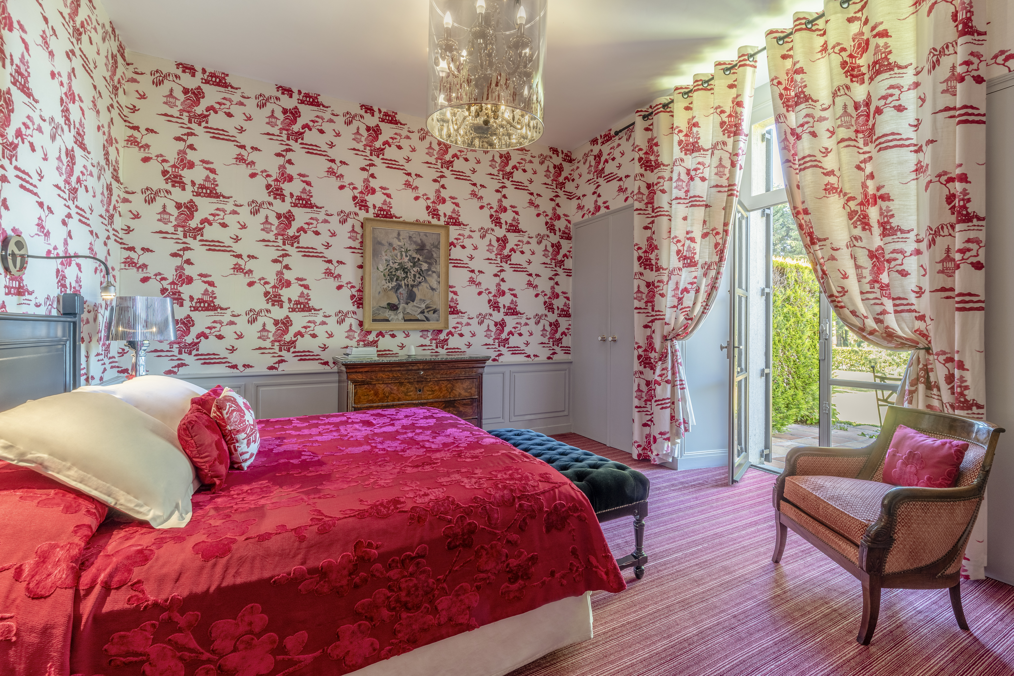 24 luxury room