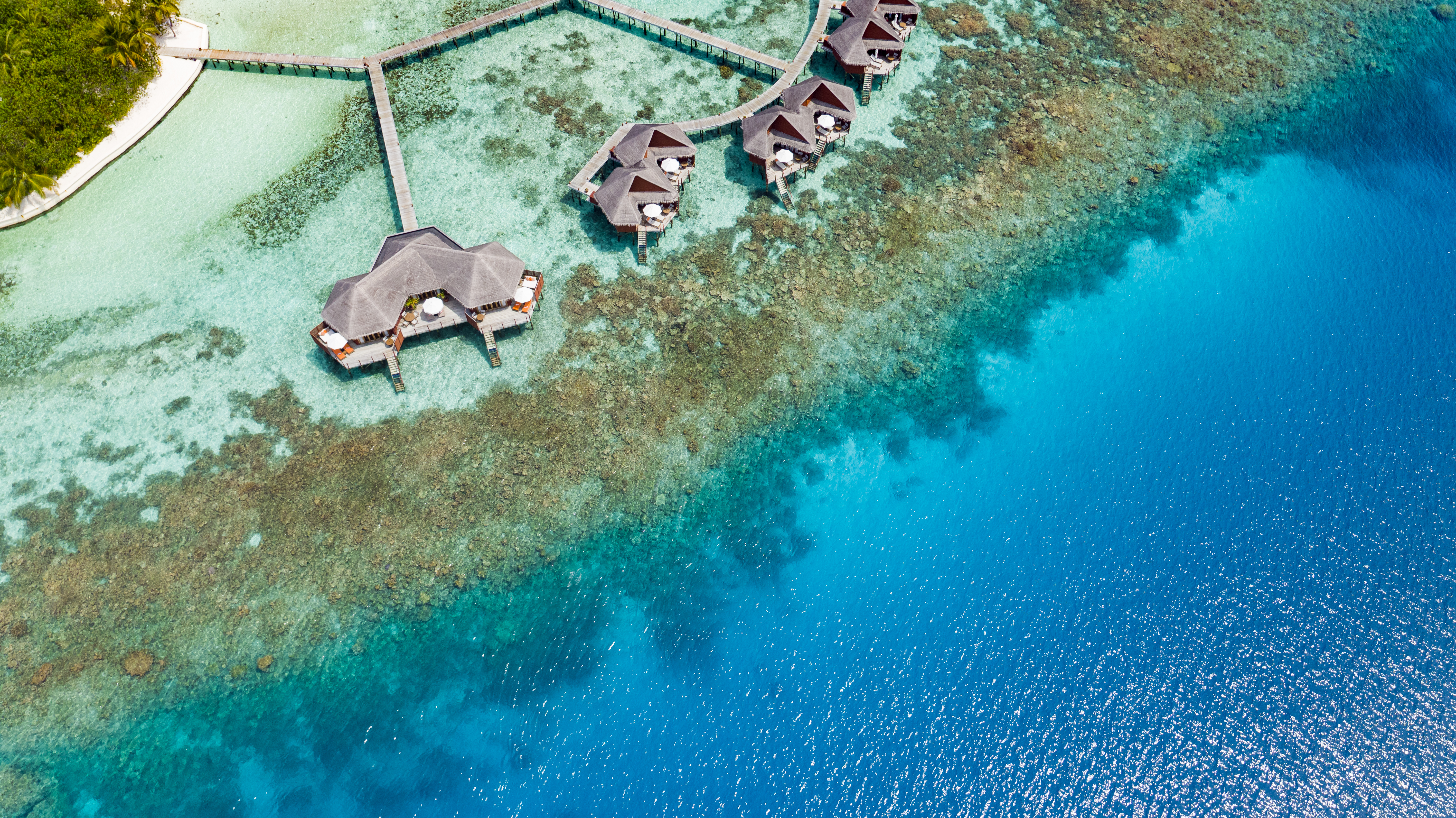 28 mirihiwatervillareefaerial