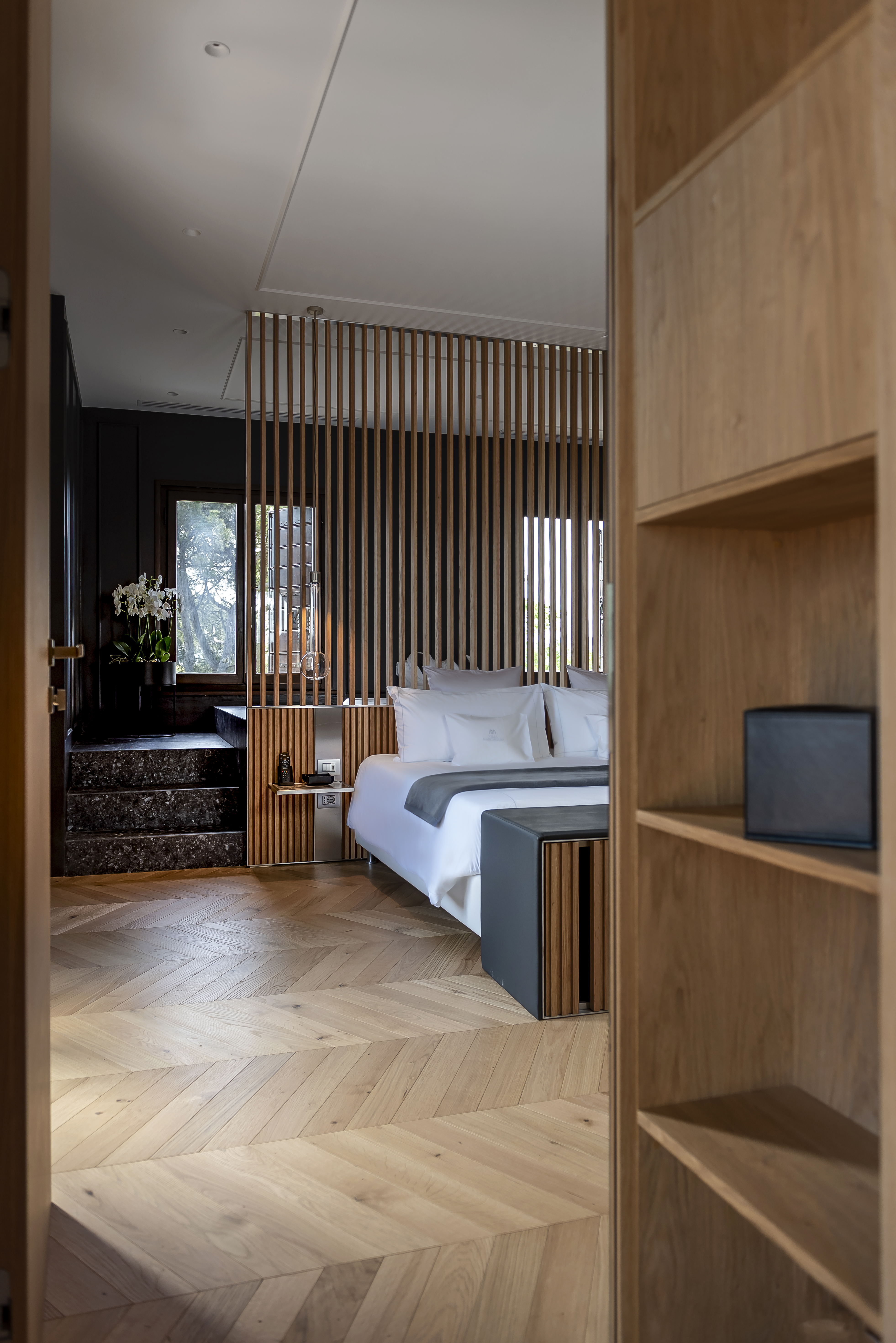 4 side view room