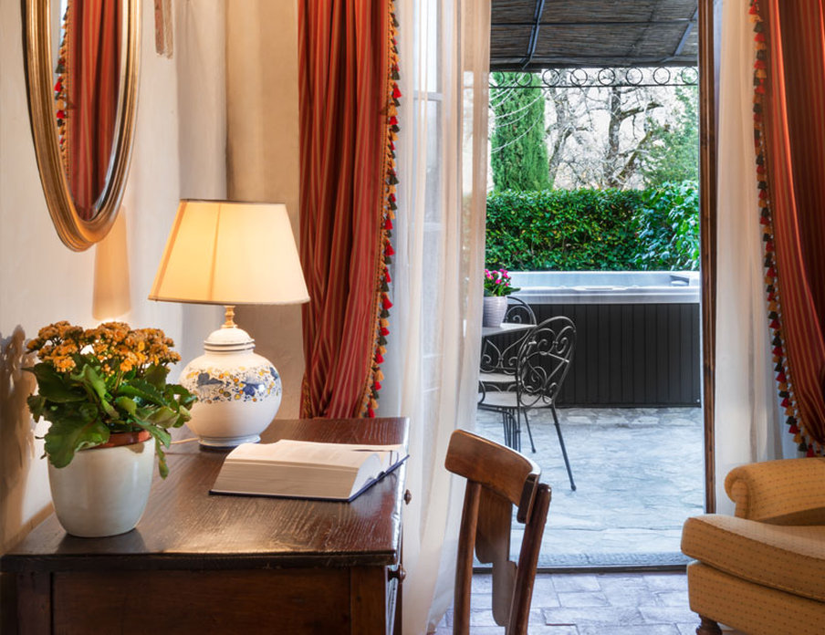 jacuzzi garden suite  32 r