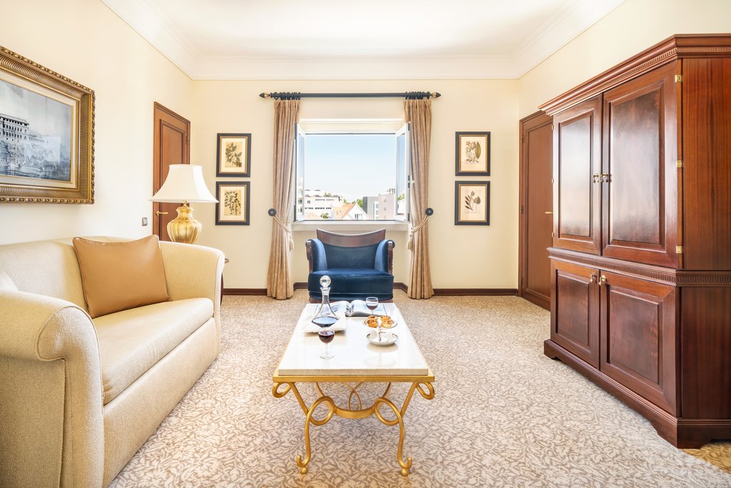executive suite living room