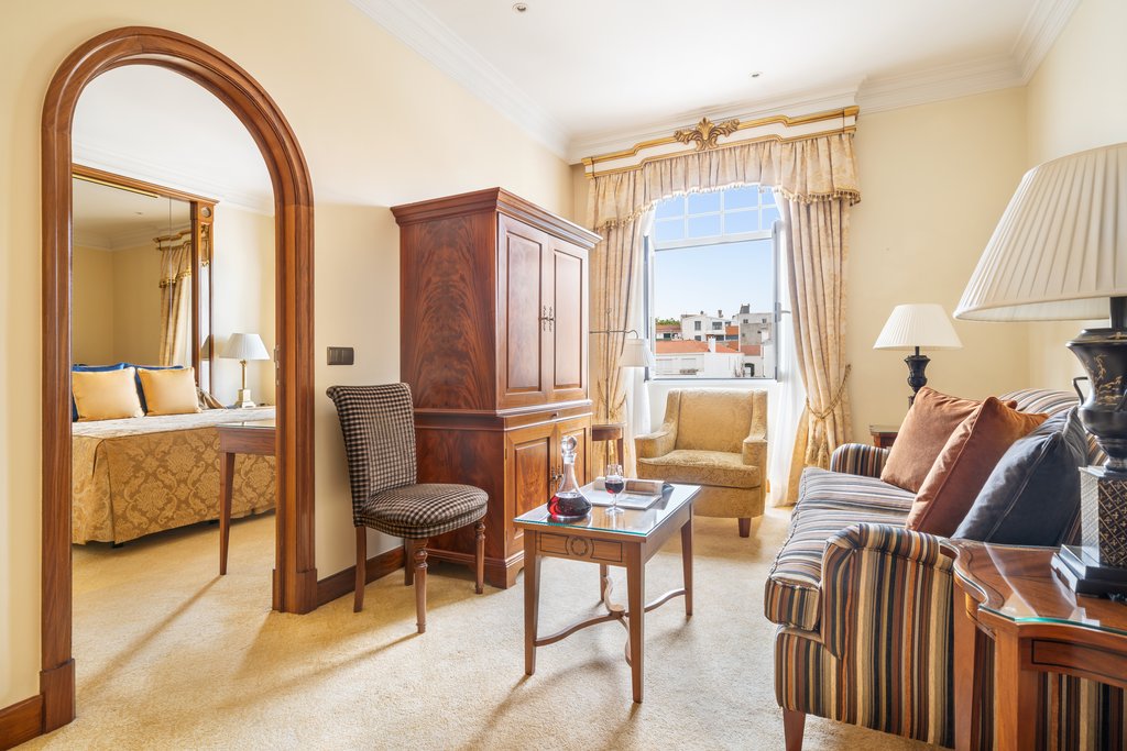 junior suite living room