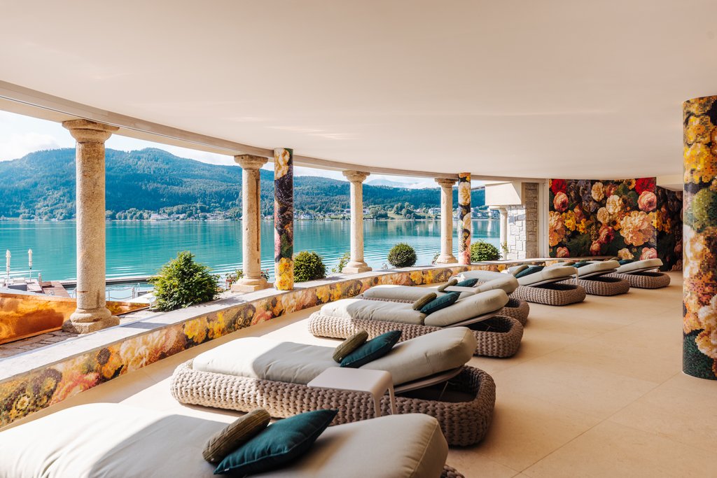 9 relaxation room