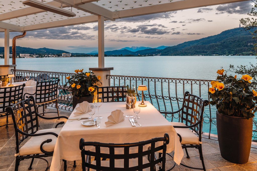 la terrasse outside