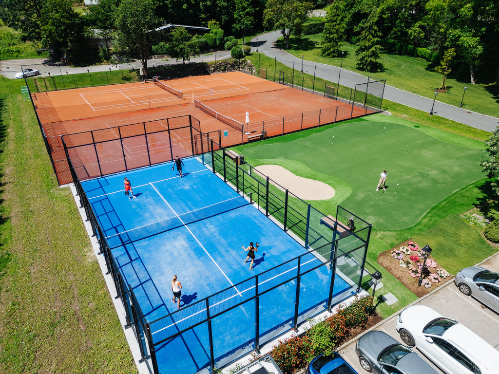 tennis paddle court