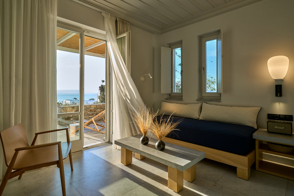 2 sun suite sea view inside