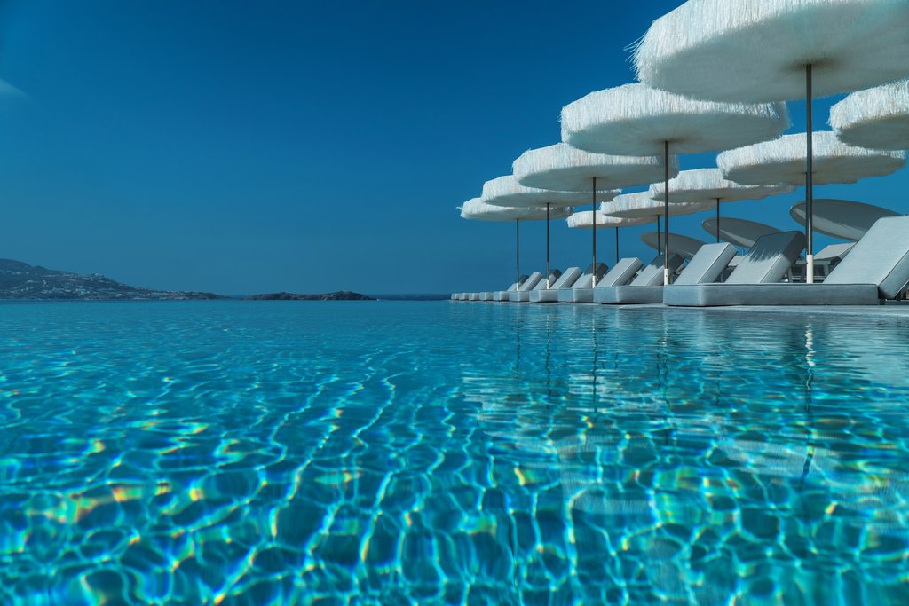 6 infinity pool