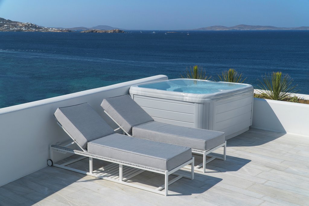 9 glam jacuzzi retreat terrace
