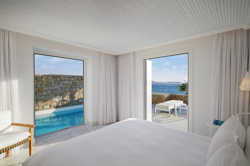 anchor courtyard pool suite bed