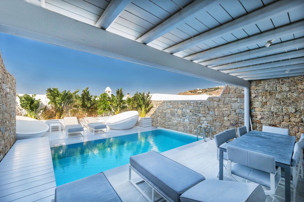 cosmopolitan 4 bedroom pool maisonette