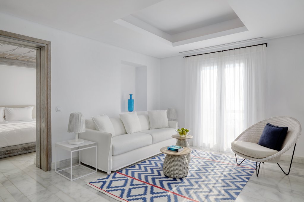 laveer 1 bedroom pool suite living room