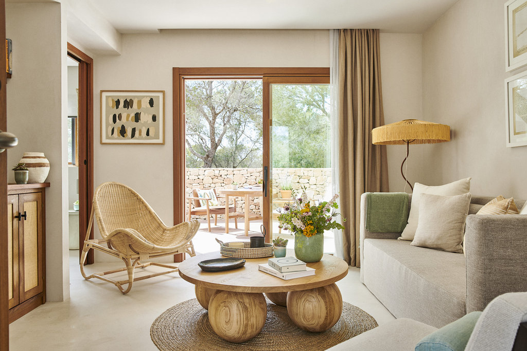4 garden suite inside
