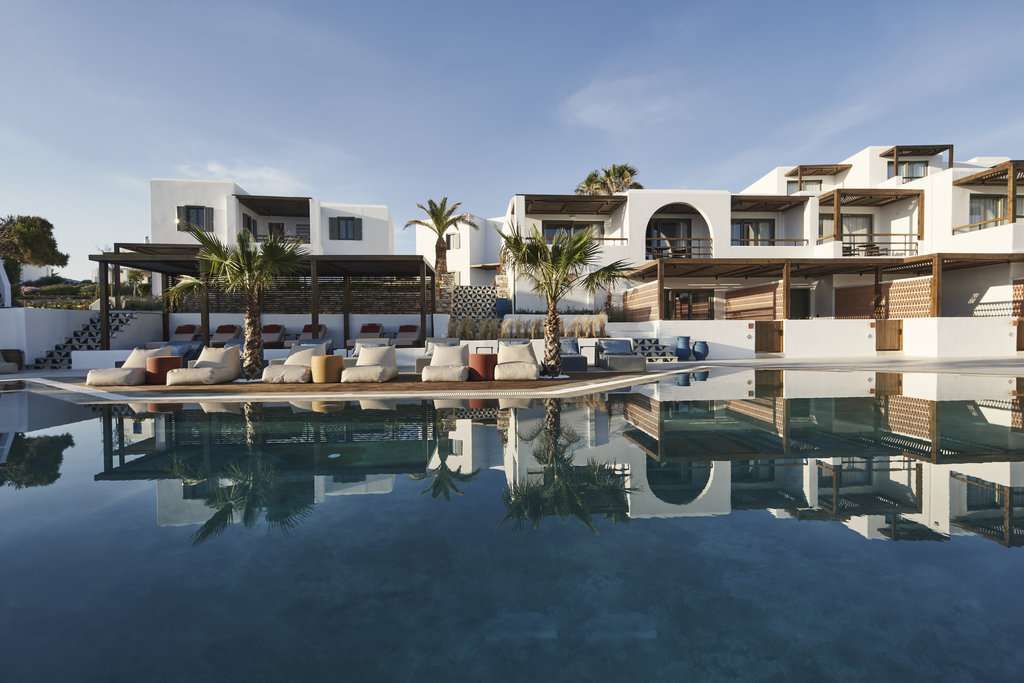 6 outdoor pool