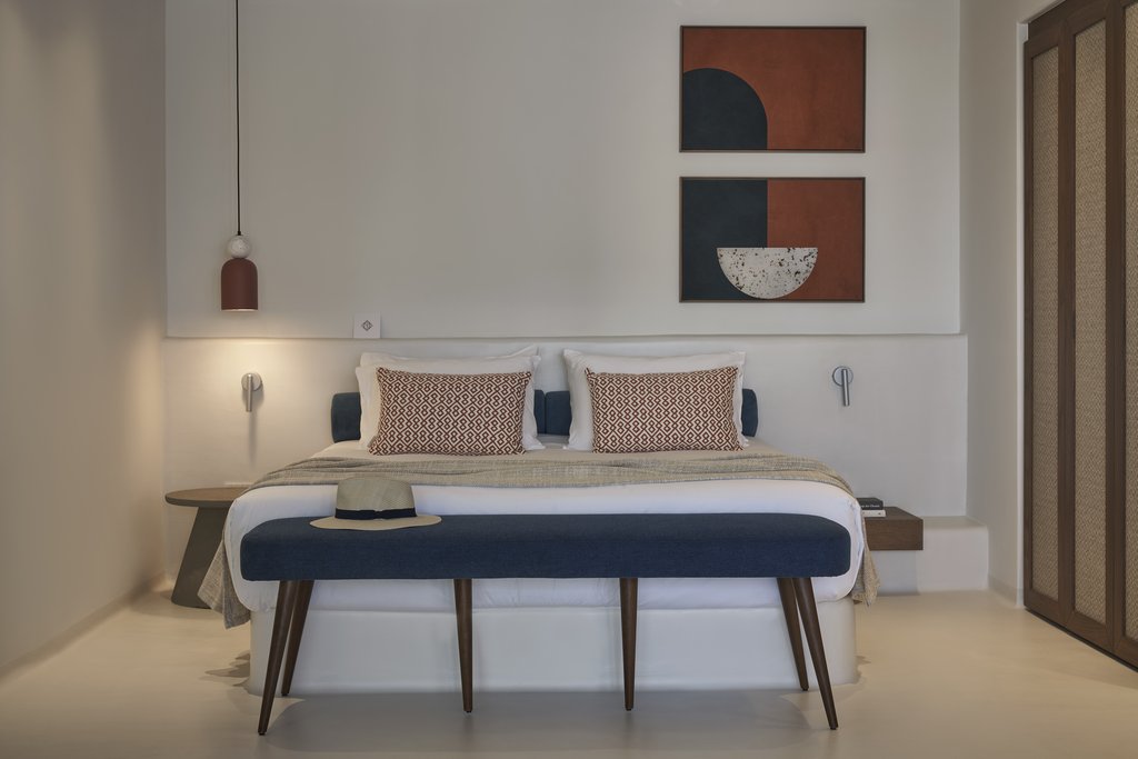 supreme pool view suite bed
