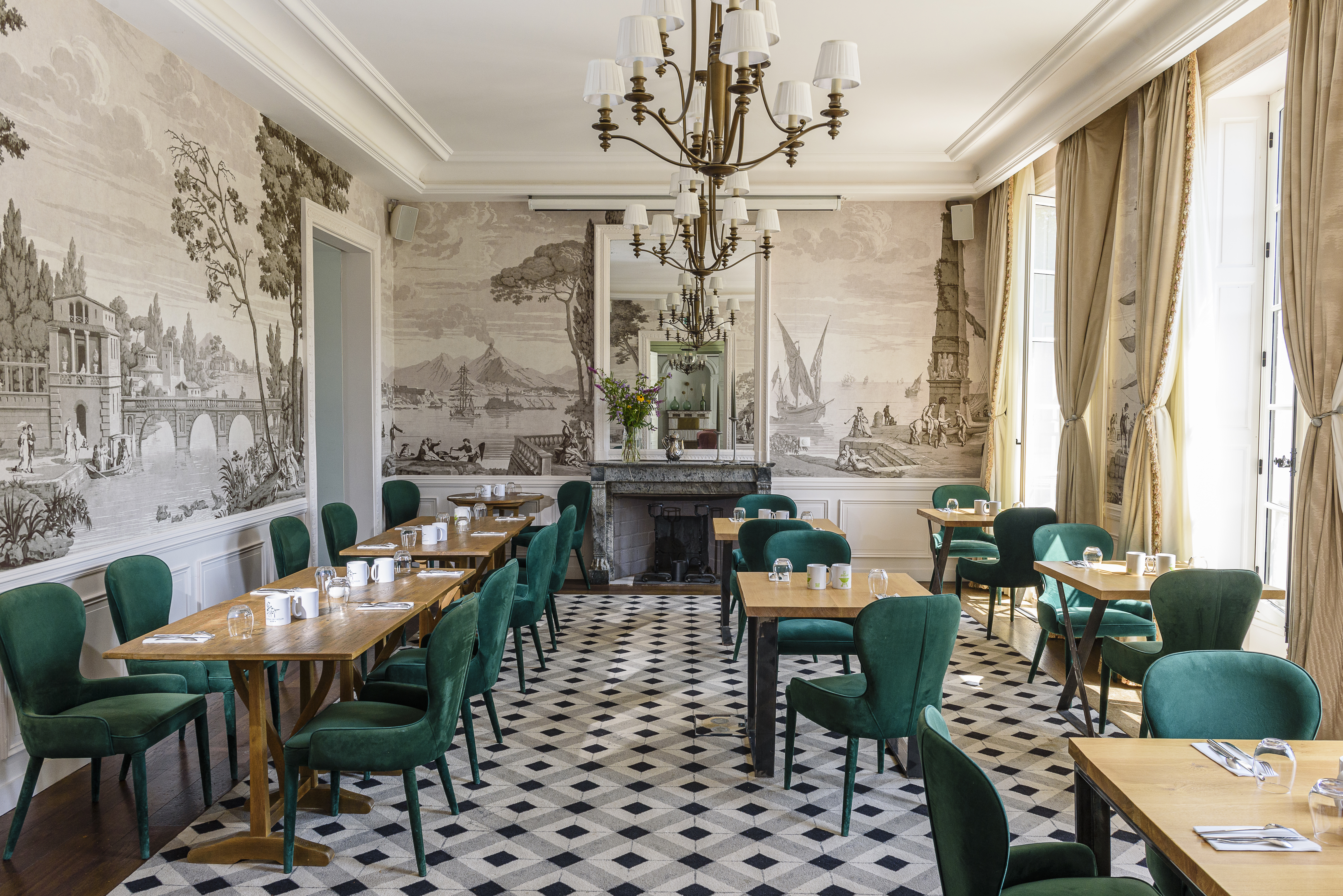 corinnejamet chateausaulon salon juill24 011
