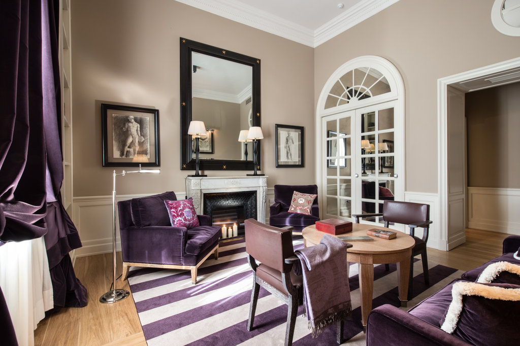 10 suite purple living room
