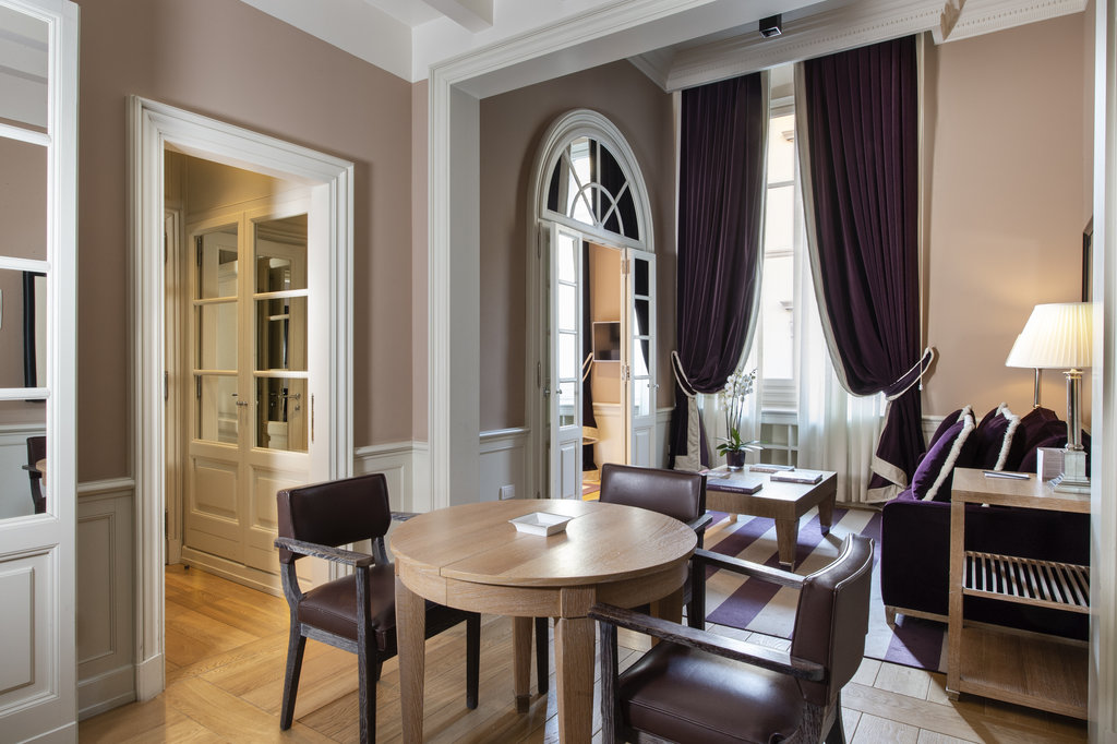 suite purple detail