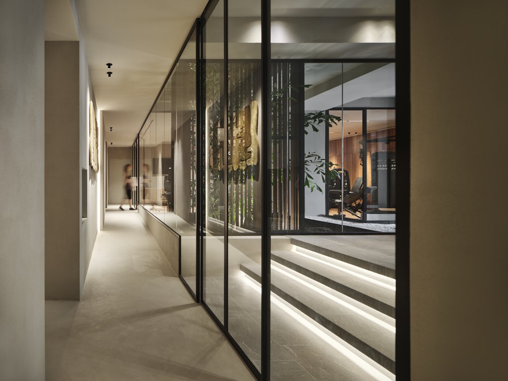7 spa and gym entrance