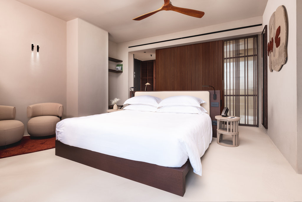 8 signature room bedroom