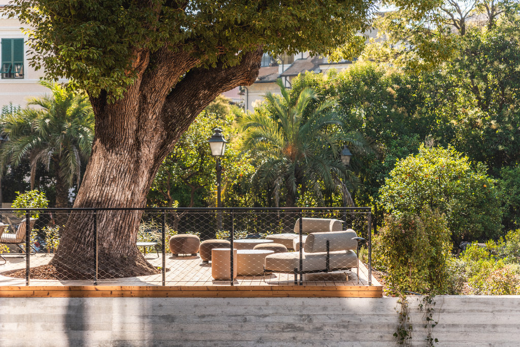 bar terrace