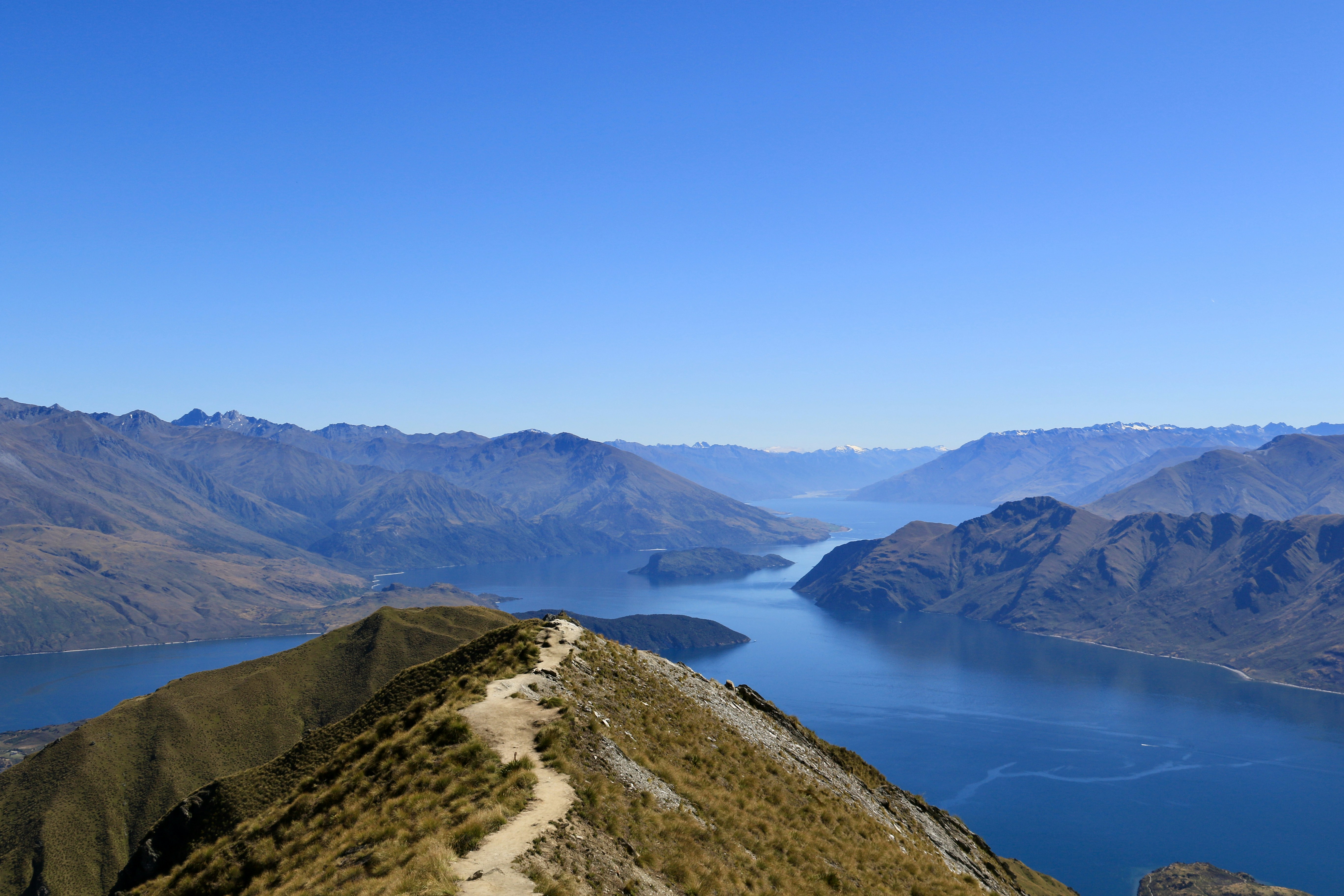 roys peak wanaka new zealand