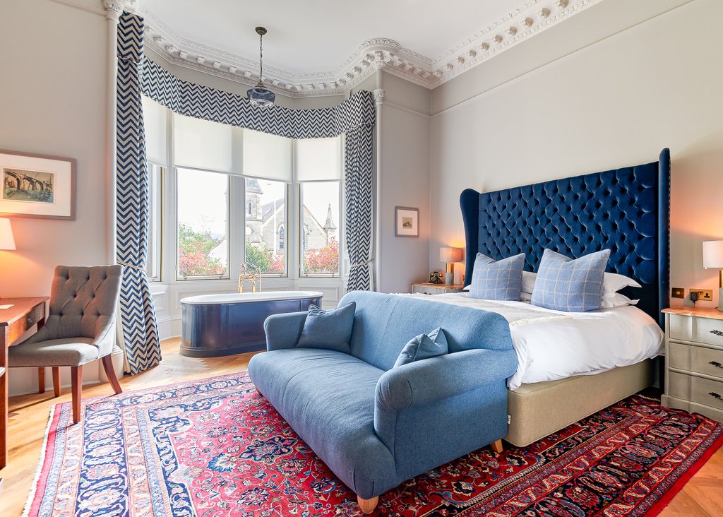 junior suite blue detail